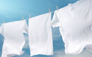 نحوه شستن لباس های سفید در خانه